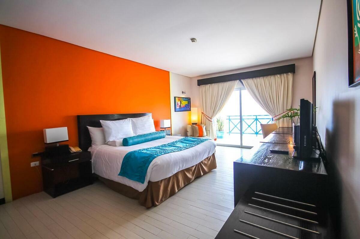 Thunderbird Resorts - Poro Point San Fernando City  Exterior photo